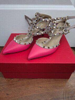 Gently Used - Valentino Garavani Rockstud caged pumps
